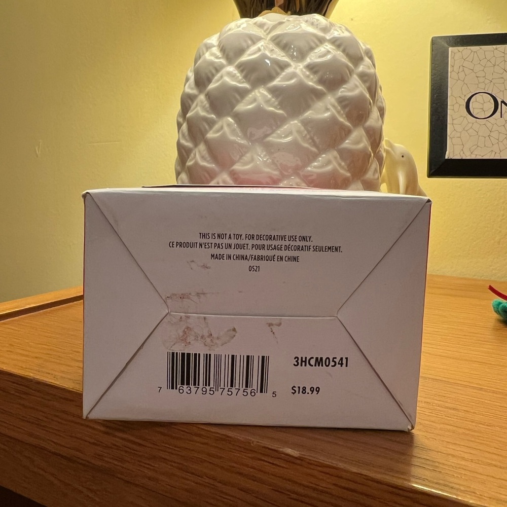 New in Box Hallmark Disney Frozen Anna Ornament - Picture 4 of 4